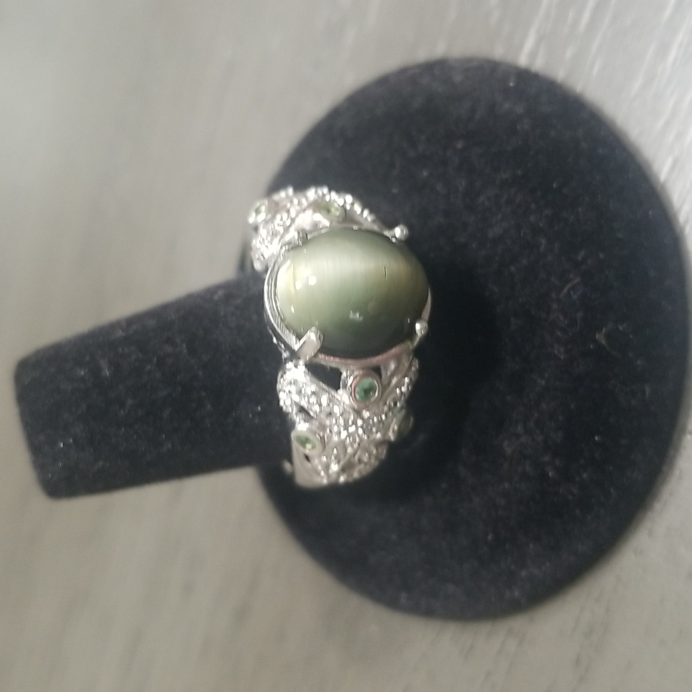 Green cats eye & quartz ring Size 11 NWT